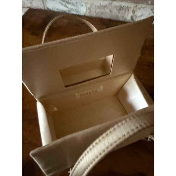 Vintage Franchi Gold Satin Box Handbag With Rhinestone Buckles & Double Handles - Picture 8 of 8